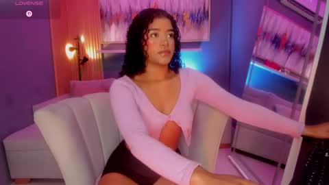 Janinne  online show from April 2026 11:14:01 AM