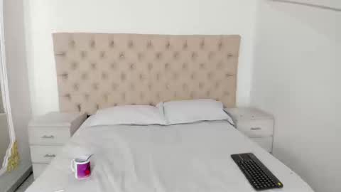 Janne  online show from September 2025 10:02:01 PM