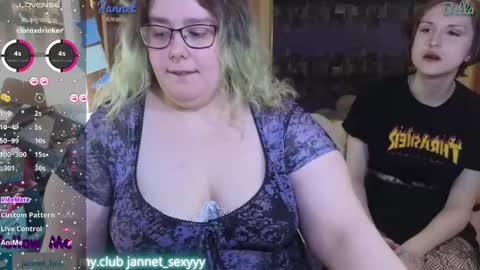Snapshot of jannet_star chatting on May 2026 02:33:02 PM Jannet online show from May 2026 02:33:02 PM