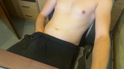 Snapshot of janni_95 chatting on October 2025 03:56:02 PM janni_95 online show from October 2025 03:56:02 PM