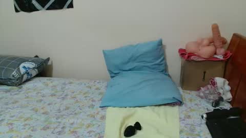 Snapshot of jannie_e chatting on December 2025 08:12:01 AM Jannie online show from December 2025 08:12:01 AM