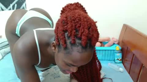 Snapshot of jannie_e chatting on April 2026 07:03:02 PM Jannie online show from April 2026 07:03:02 PM