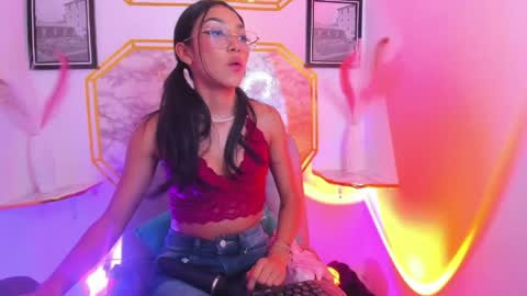 Jaulyn online show from May 2026 11:24:02 PM