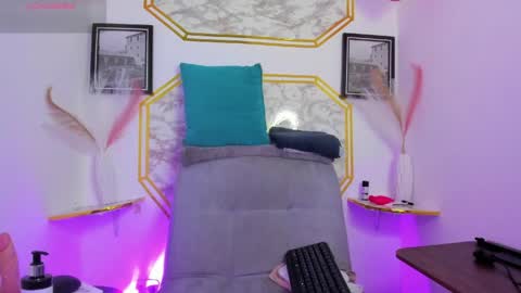 Jaulyn online show from May 2026 02:40:01 AM