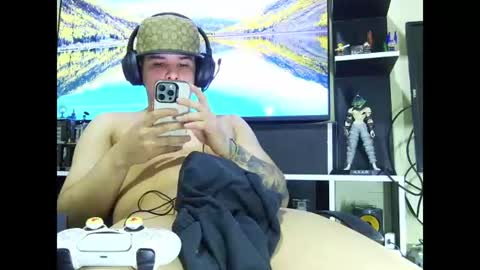 Snapshot of javi_bermuzzi chatting on July 2026 11:33:02 PM javi bermuzzi online show from July 2026 11:33:02 PM