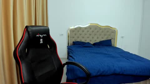  Javi  online show from December 2025 10:17:02 PM