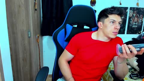 Snapshot of javiersexymann chatting on January 2025 08:54:02 PM Javier online show from January 2025 08:54:02 PM