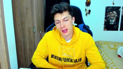 Snapshot of javiersexymann chatting on January 2025 01:32:01 AM Javier online show from January 2025 01:32:01 AM