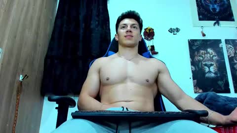 Snapshot of javiersexymann chatting on February 2025 04:17:02 AM Javier online show from February 2025 04:17:02 AM