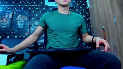 Snapshot of javiersexymann chatting on September 2025 11:15:01 PM Javier online show from September 2025 11:15:01 PM