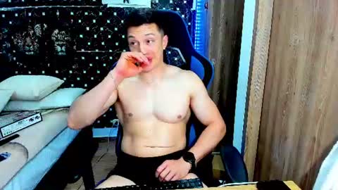 Javier online show from July 2026 10:41:01 PM