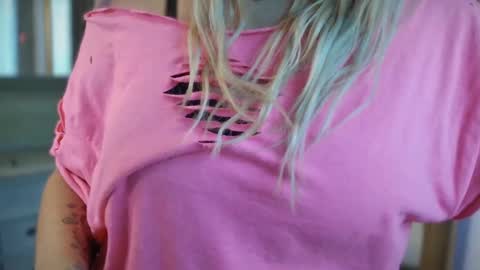 Snapshot of javlovesu chatting on September 2025 06:45:01 PM JAV online show from September 2025 06:45:01 PM