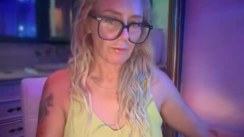 Snapshot of javlovesu chatting on October 2025 11:38:01 AM JAV online show from October 2025 11:38:01 AM