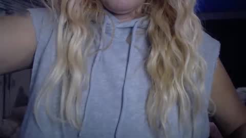 Snapshot of javlovesu chatting on December 2025 03:11:01 AM JAV online show from December 2025 03:11:01 AM