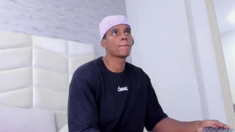 jax black online show from November 2025 07:03:03 PM