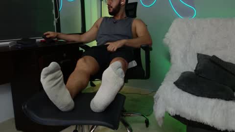 Jaxon online show from October 2025 04:12:01 AM