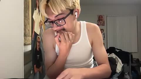 jay10697 online show from April 2026 05:10:01 AM