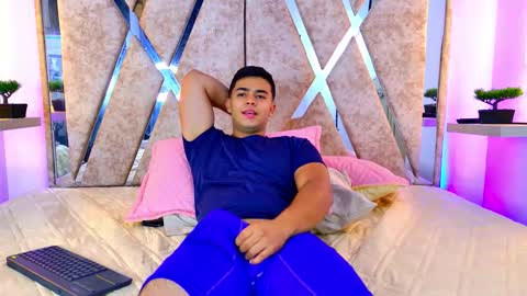 jayd_muscle online show from December 2025 05:02:01 AM