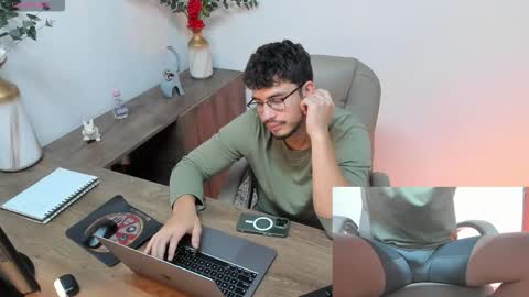 Snapshot of jaygrip chatting on February 2026 02:44:02 PM Jay online show from February 2026 02:44:02 PM