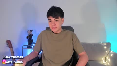 jaythomax online show from January 2025 09:04:02 PM