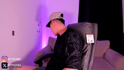 jaythomax online show from October 2025 02:06:01 AM