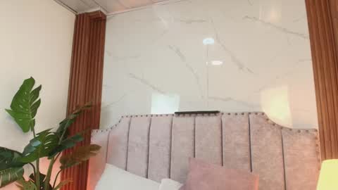 Jazmin online show from October 2025 08:53:02 PM