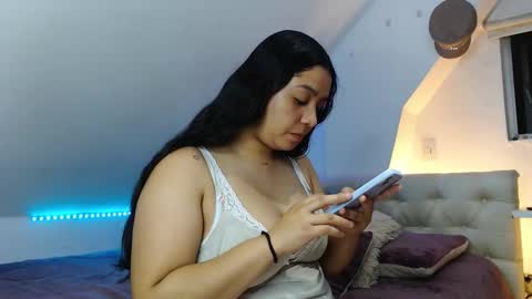 Jazmin and Scarlett online show from October 2025 09:10:01 AM