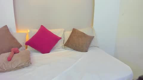 Jazmin online show from February 2026 12:11:02 AM