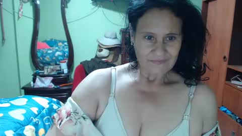 Snapshot of jazmin_rios chatting on January 2025 12:42:01 AM jazmim online show from January 2025 12:42:01 AM