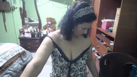 Snapshot of jazmin_rios chatting on September 2025 12:32:02 PM jazmim online show from September 2025 12:32:02 PM