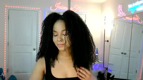 Jazmine Fox online show from June 2026 06:02:01 PM