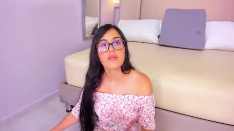 Jazmin online show from June 2026 08:19:02 PM