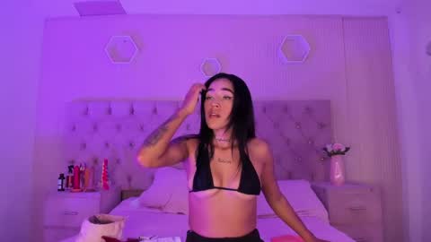 Jazminrusso  online show from May 2026 06:00:02 AM