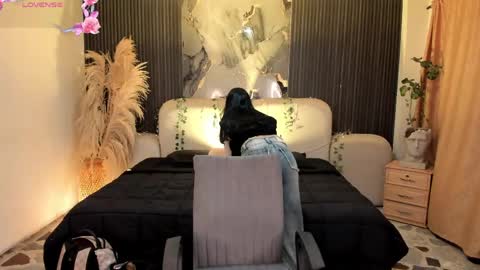 Jazminrusso  online show from June 2026 06:47:02 AM