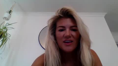 Snapshot of jazzypink86 chatting on July 2026 01:35:02 PM jazzypink86 online show from July 2026 01:35:02 PM
