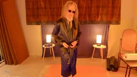 JDinEuless online show from May 2026 02:55:02 PM