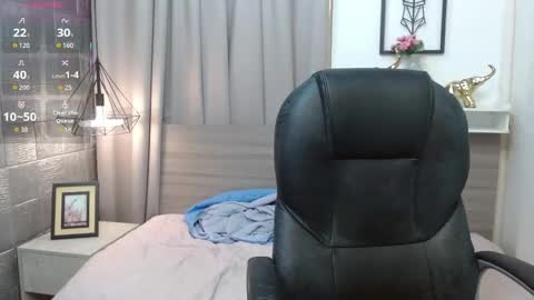 jdwhite18 online show from May 2026 08:11:02 AM