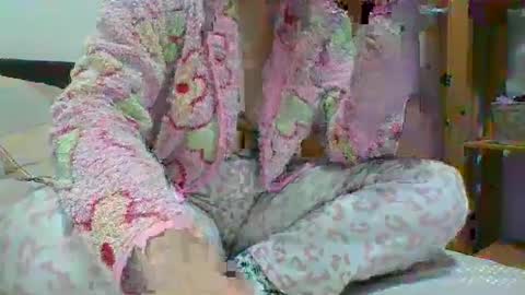 Snapshot of je_melody chatting on February 2025 06:16:01 PM EJ Melody online show from February 2025 06:16:01 PM