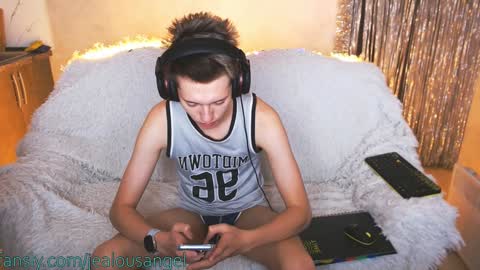 Angel online show from February 2025 03:10:02 AM