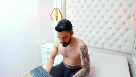 JEAN online show from April 2026 08:31:02 PM