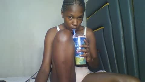 Snapshot of jeanbae4 chatting on December 2025 08:05:01 PM jean online show from December 2025 08:05:01 PM