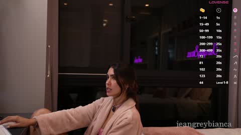 Bianca online show from October 2025 07:47:01 PM