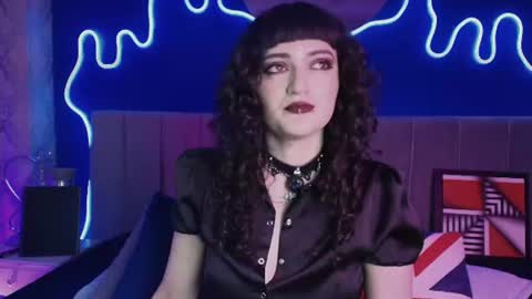 Jean online show from June 2026 07:01:01 PM