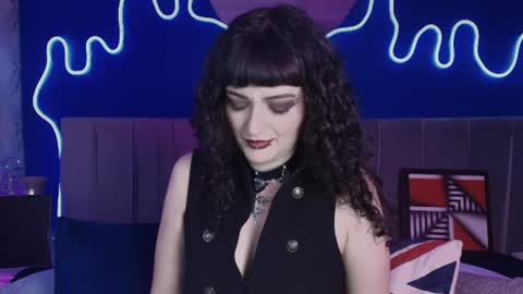 Jean online show from July 2026 07:35:02 PM