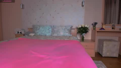 Jeanne online show from November 2025 02:43:02 AM