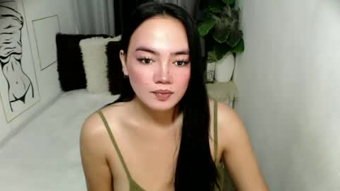 Jeanwants2play online show from June 2026 08:18:01 PM