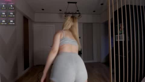 Snapshot of jee__son chatting on November 2025 01:55:02 PM jee__son online show from November 2025 01:55:02 PM