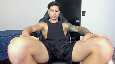 Jeanpii01 online show from December 2025 12:32:01 PM