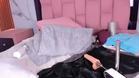 Snapshot of jeen_taylor chatting on March 2025 01:14:02 AM Jeen Taylor online show from March 2025 01:14:02 AM