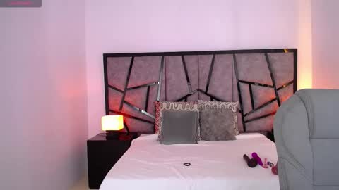 jeinnovemontenegr0 online show from November 2025 11:54:02 AM